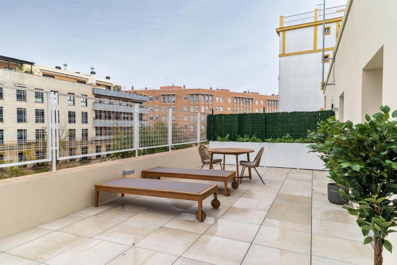 Limehome Sevilla Ronda De Capuchinos Eksteriør billede