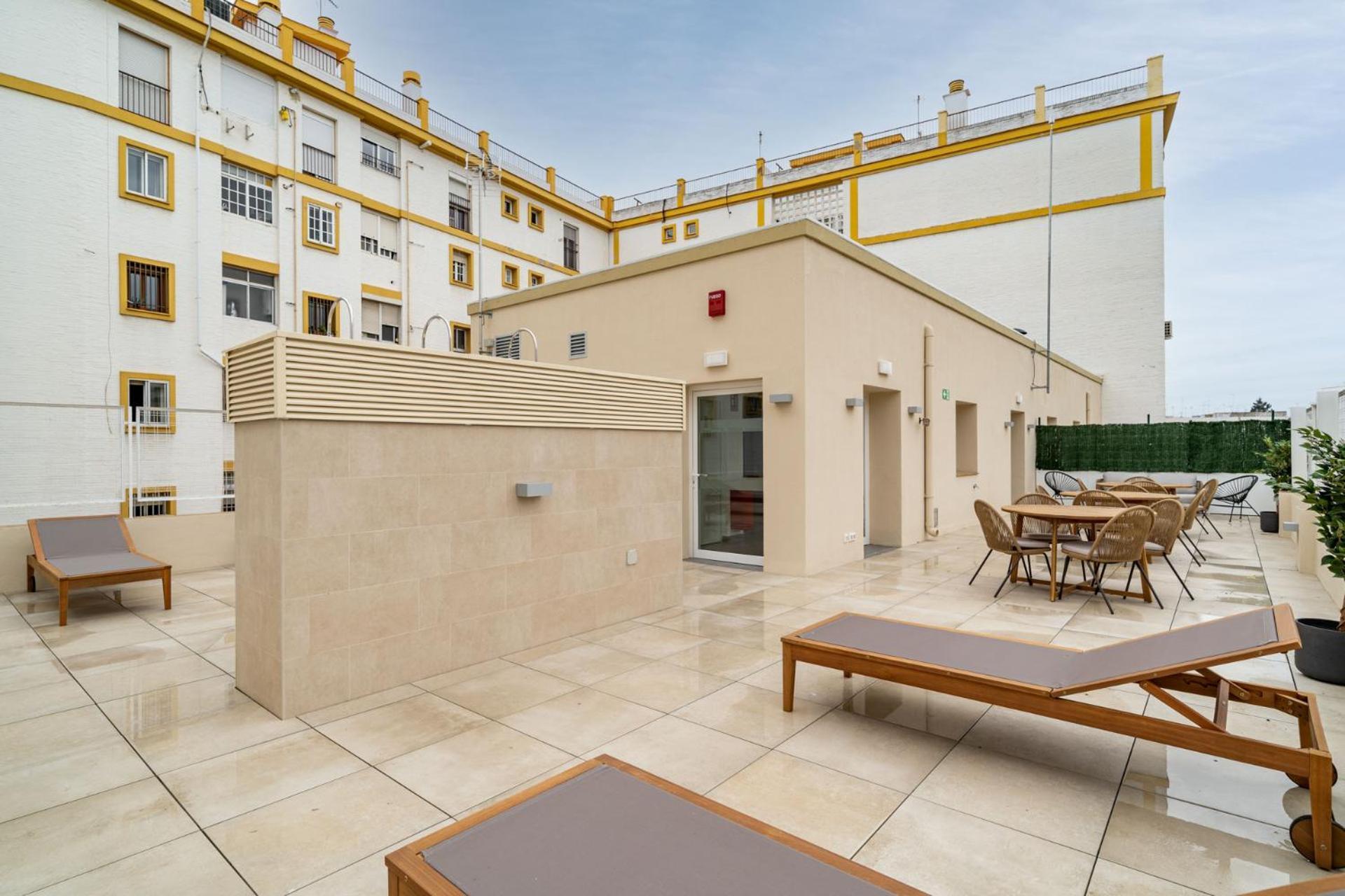 Limehome Sevilla Ronda De Capuchinos Eksteriør billede