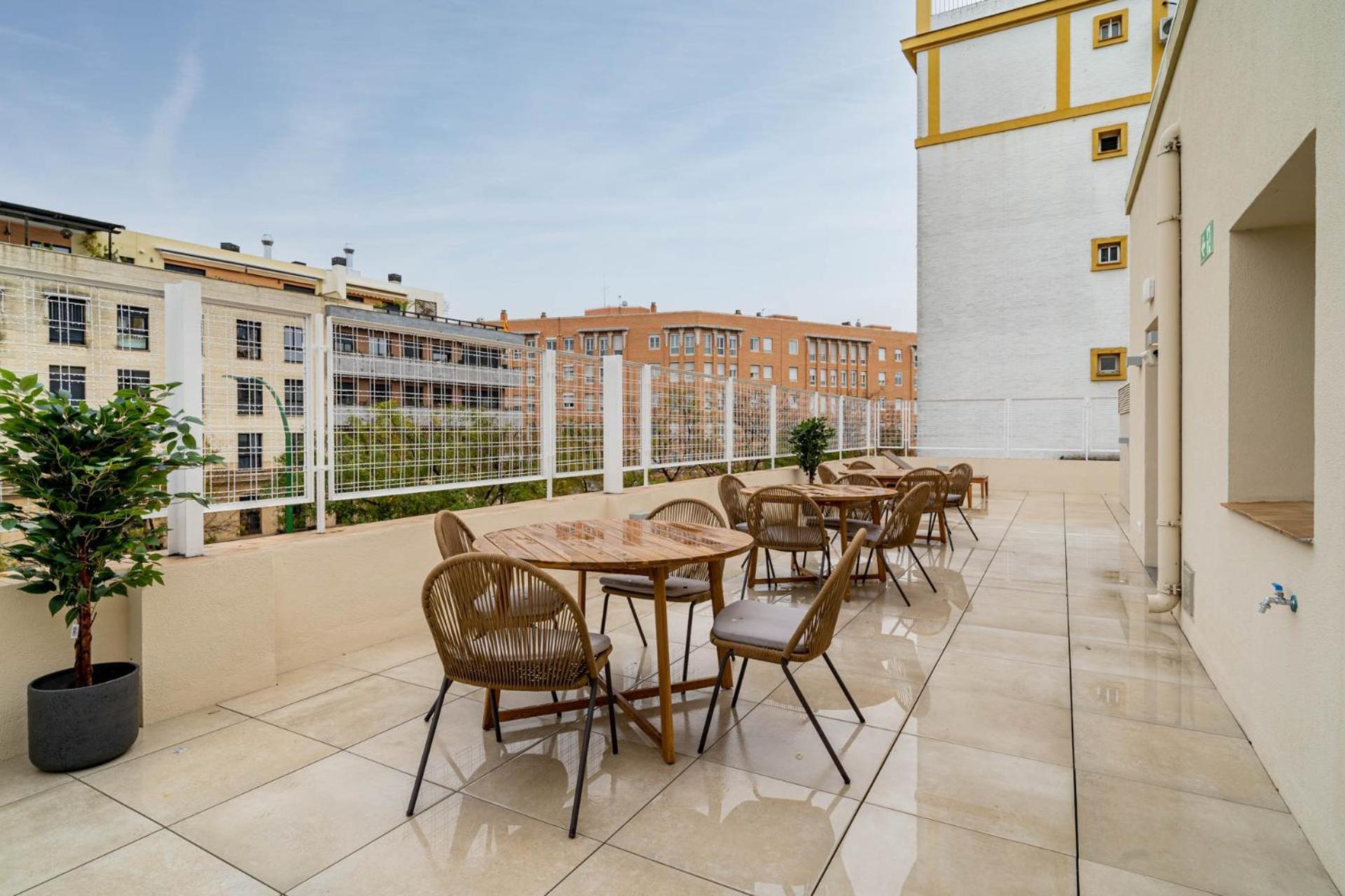 Limehome Sevilla Ronda De Capuchinos Eksteriør billede
